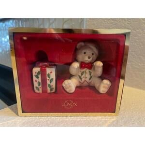 Lenox Holiday Teddy & Present Salt & Pepper Set Bear with Santa Hat S & P w/ Box